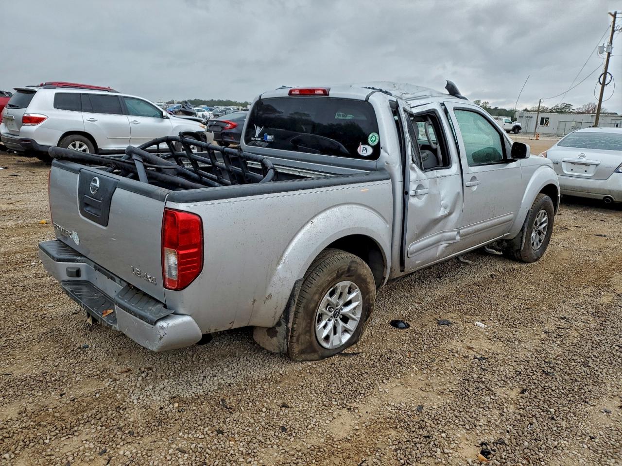 Nissan Frontier Crew Cab Le Image 11