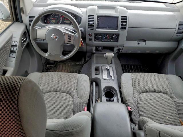 Nissan Frontier Crew Cab Le Image 10