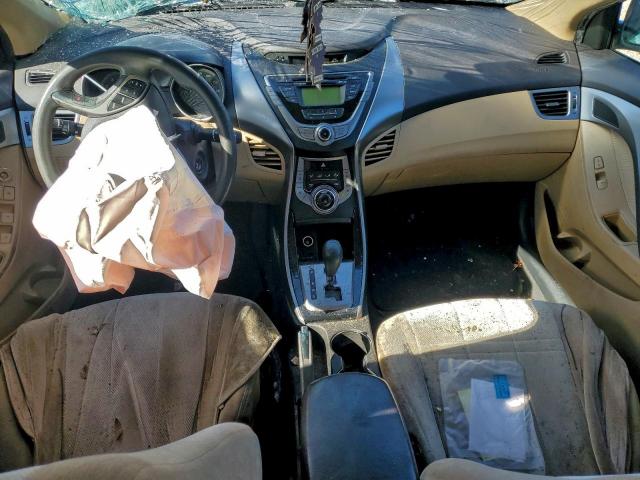 Hyundai ELANTRA Gls Image 6