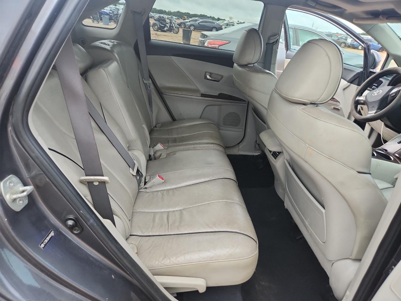 Toyota Venza Image 12