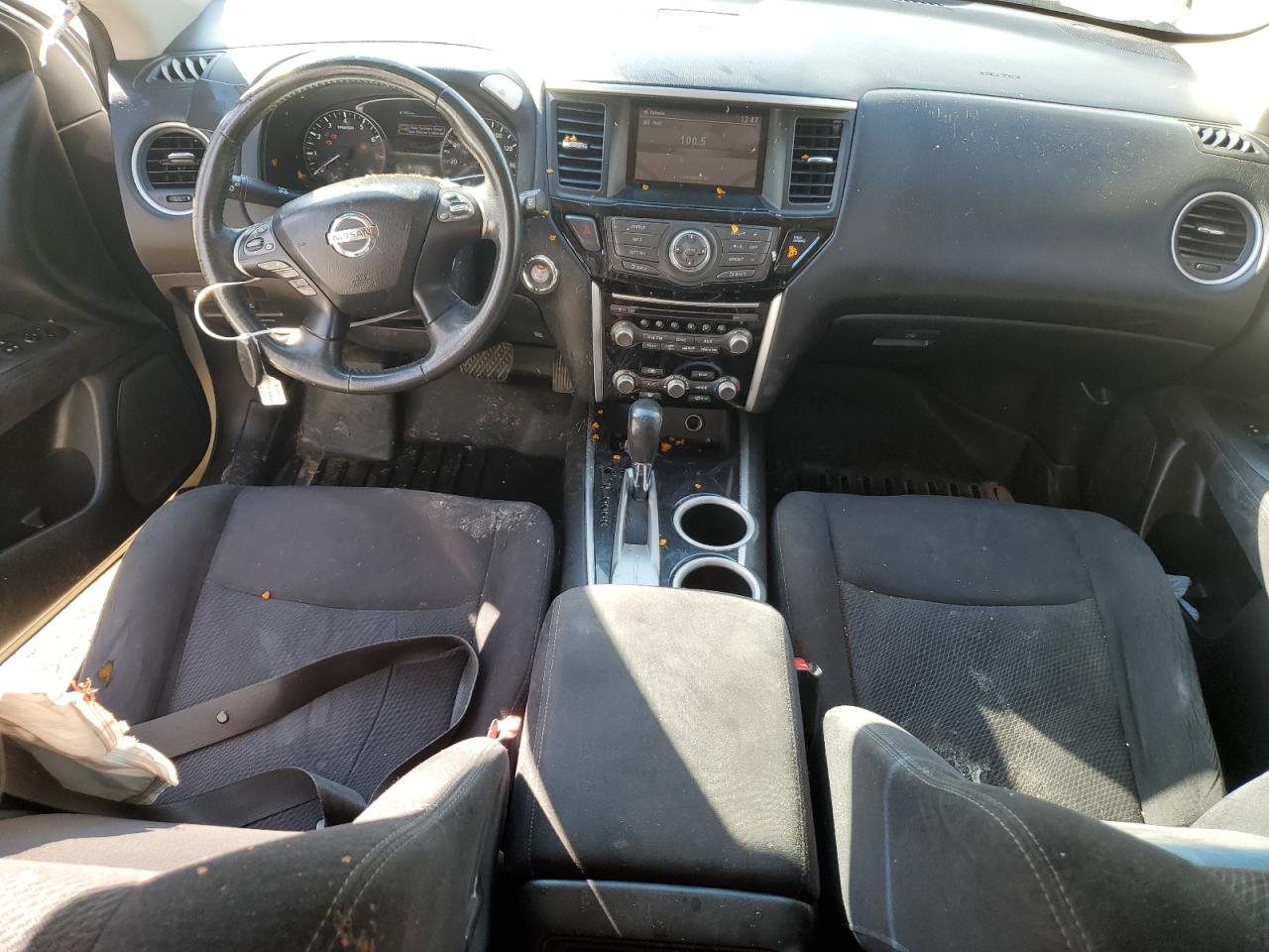 Nissan Pathfinder S Image 3