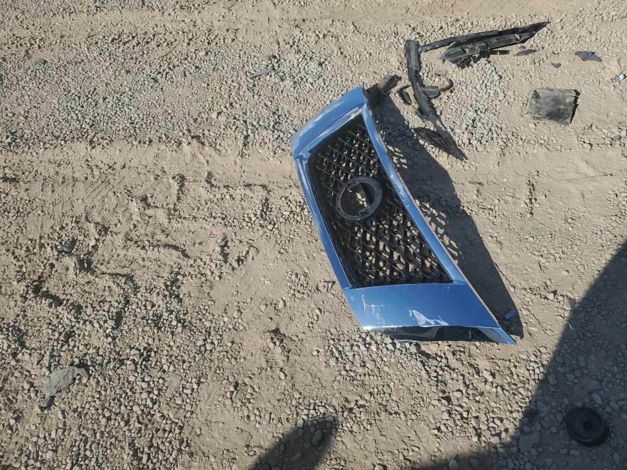 Nissan Pathfinder S Image 9