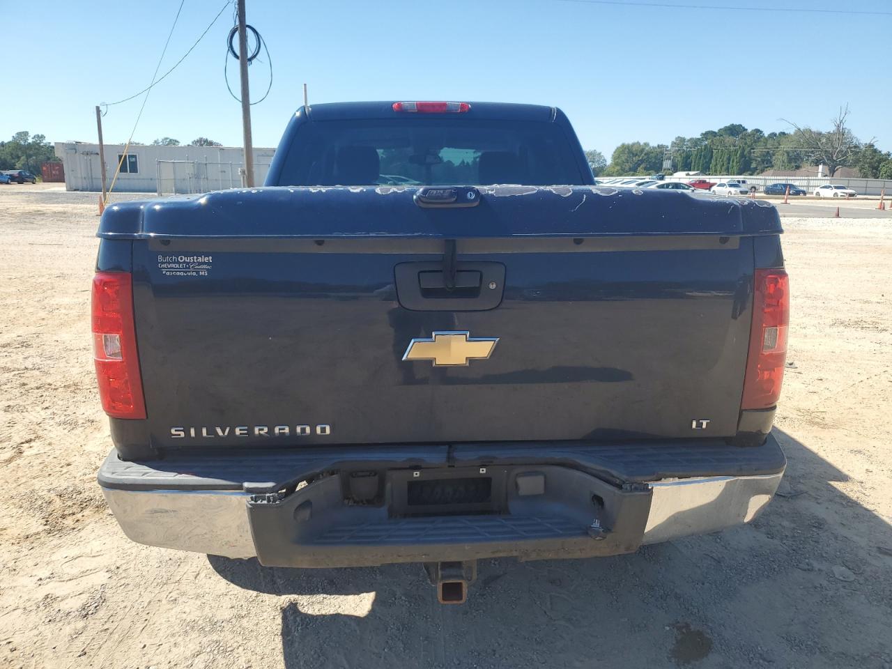 Chevrolet Silverado C1500 Crew Cab Image 3