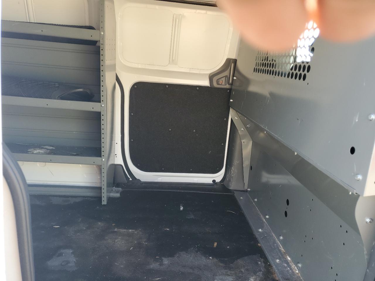 Nissan Nv 2.5s Image 11