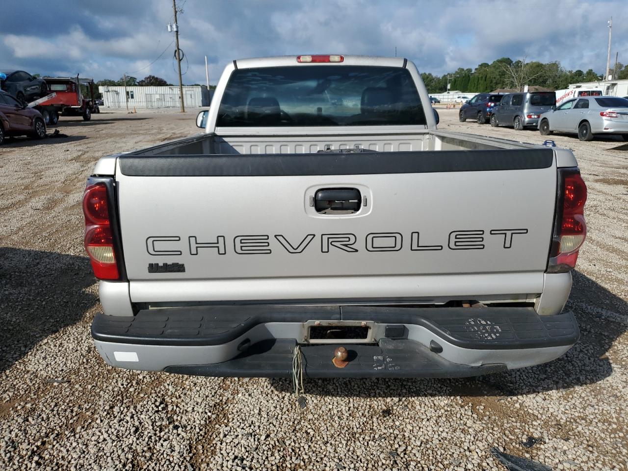 Chevrolet Silverado C1500 Image 6