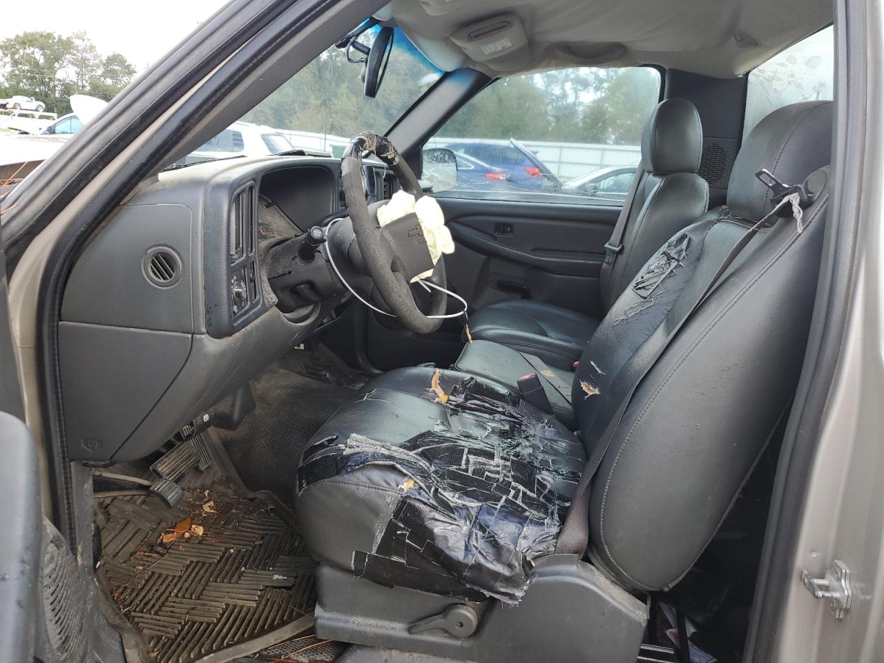 Chevrolet Silverado C1500 Image 4