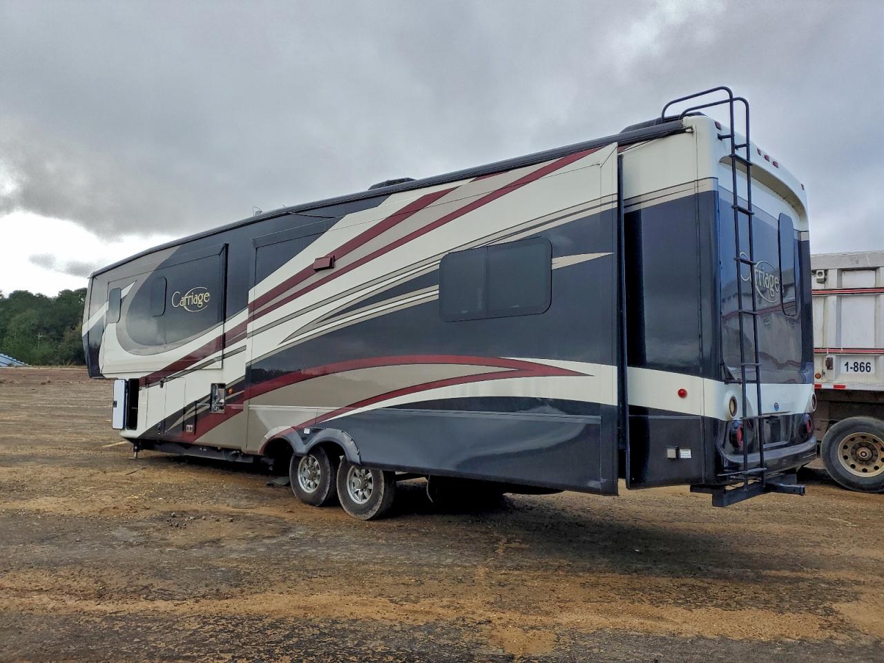 Camp 5th Wheel Image 3