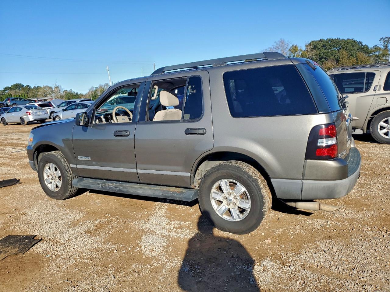 Ford Explorer Xls Image 7