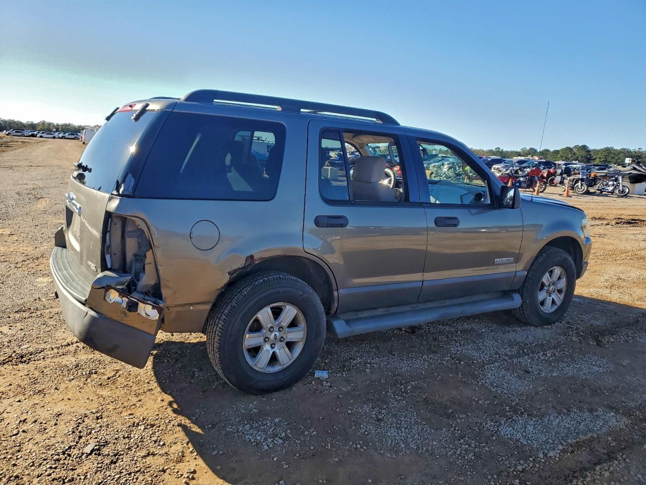 Ford Explorer Xls Image 5