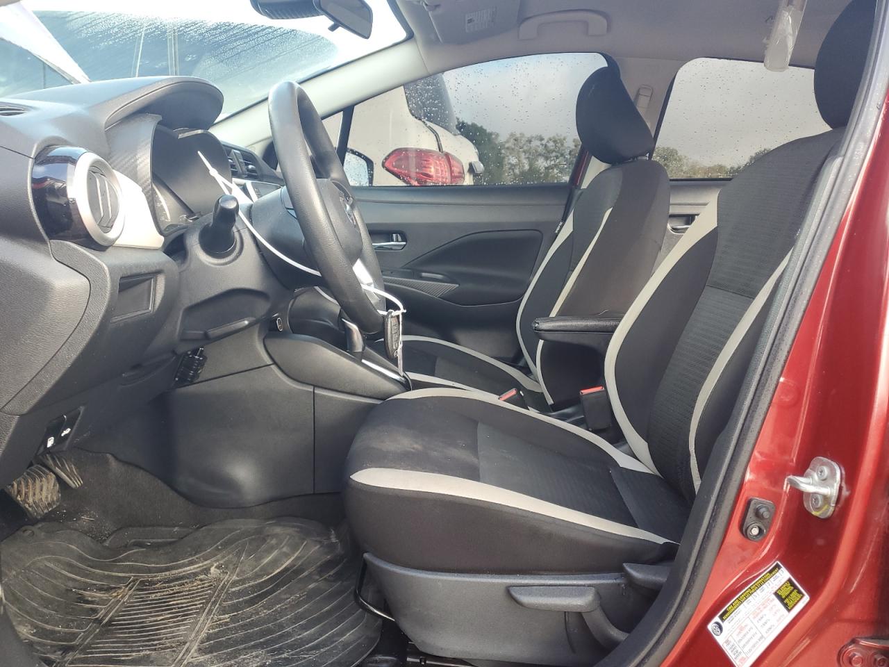 Nissan Versa Sv Image 8