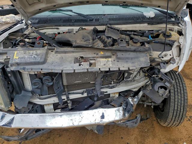 Ford Econoline E450 Super Duty Cutaway Van Image 6