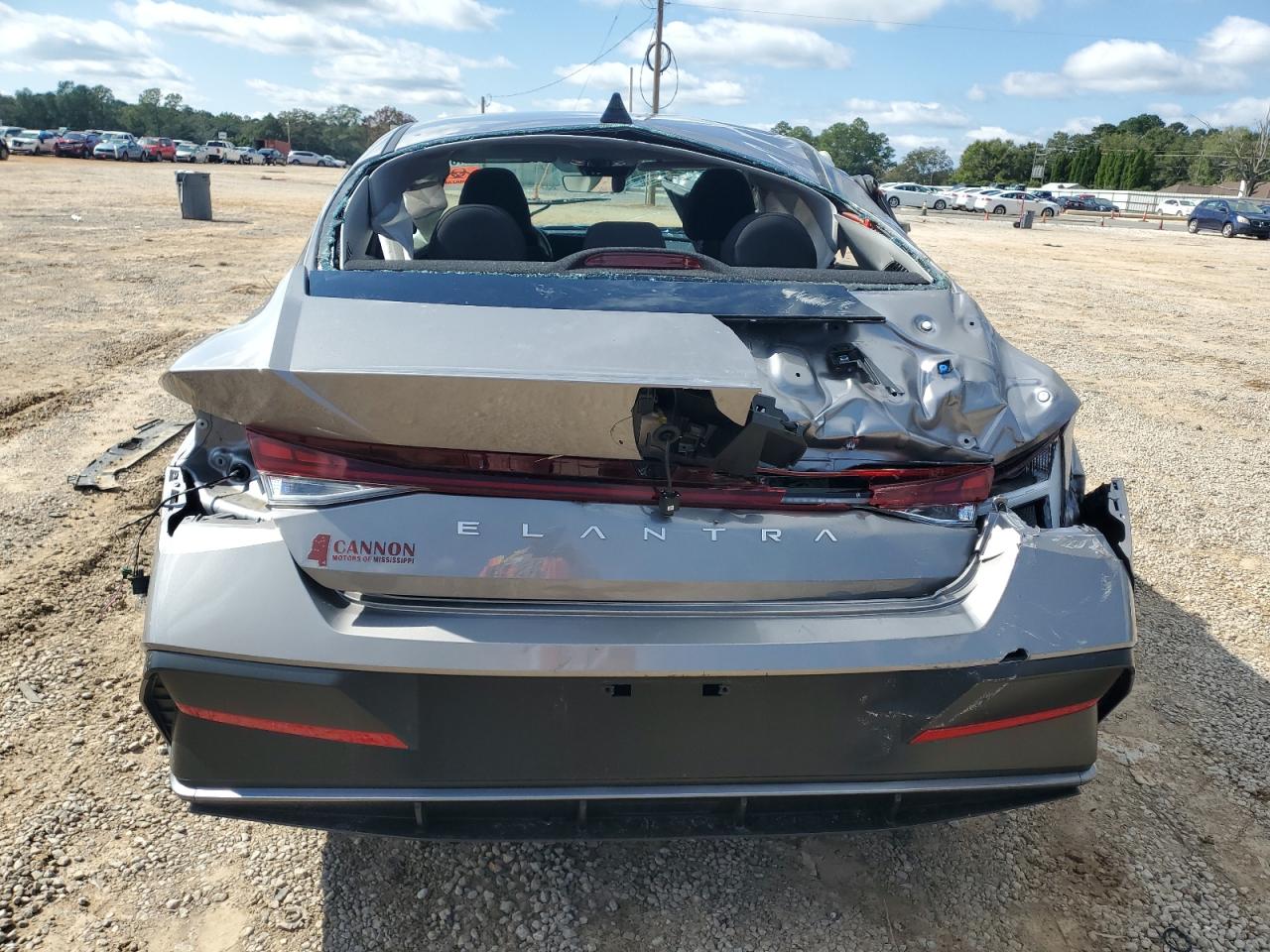 Hyundai ELANTRA Sel Image 7