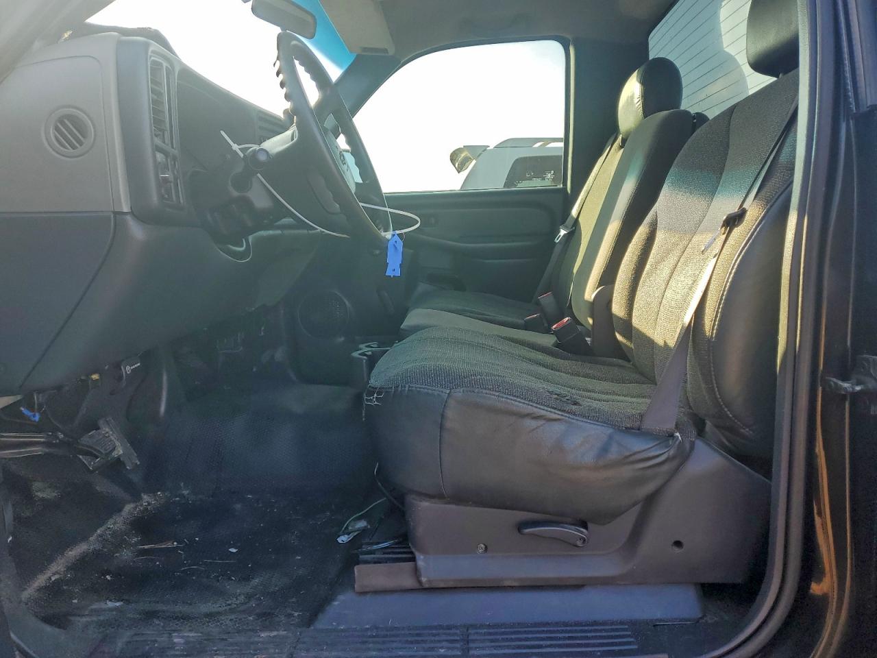 Chevrolet Silverado C1500 Image 8