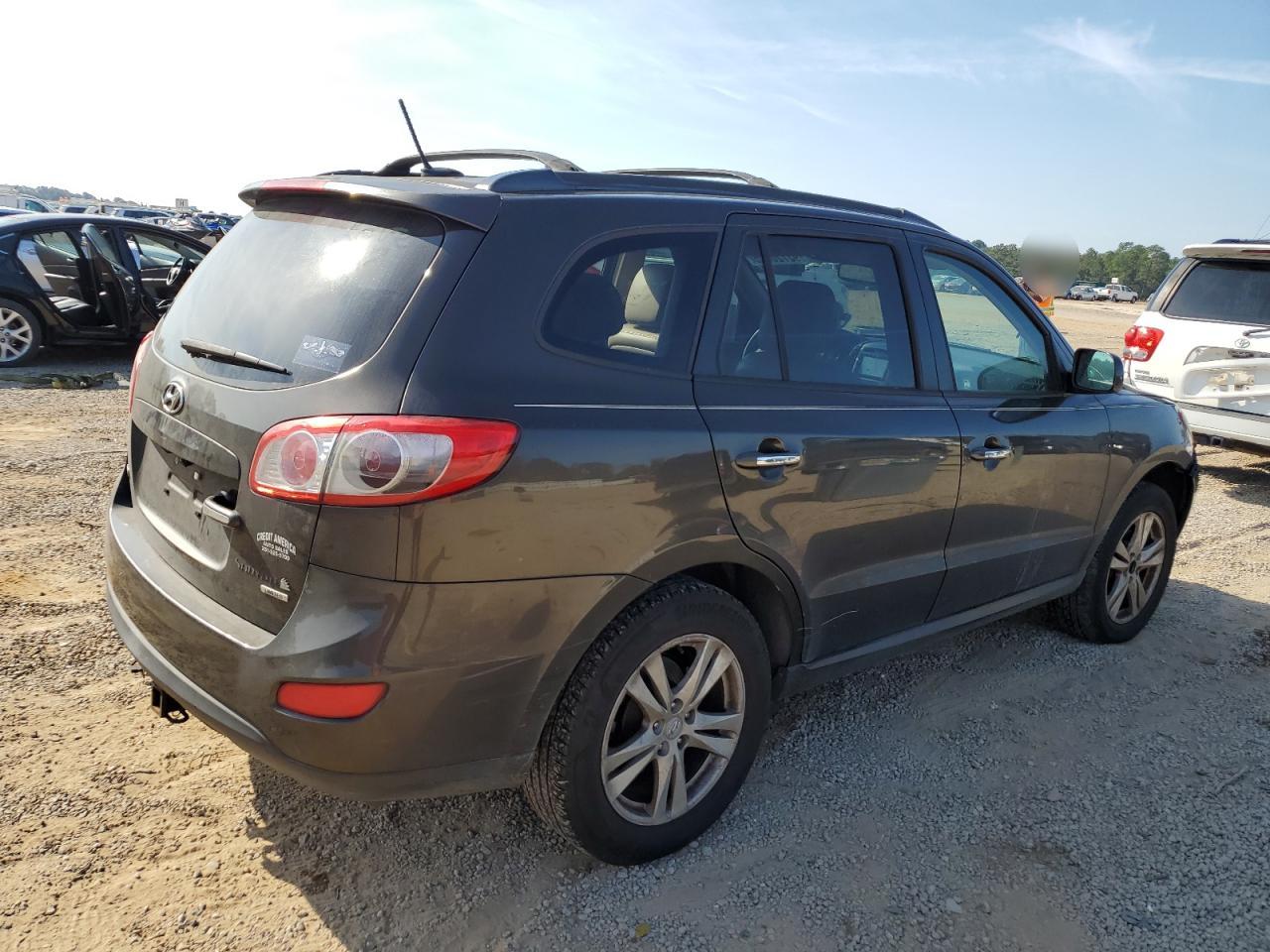 Hyundai SANTA FE Limited Image 3