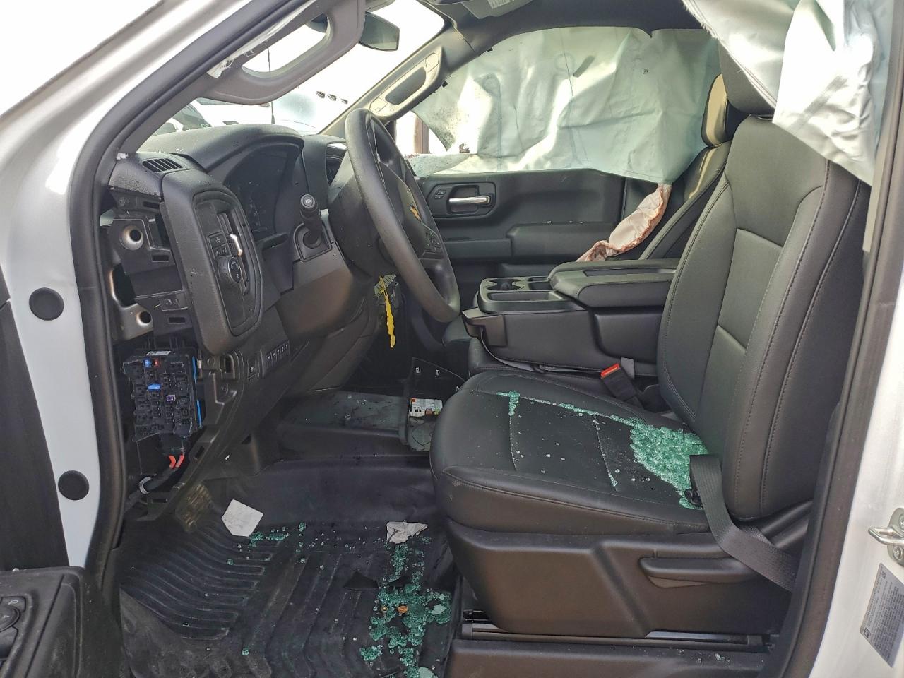 Chevrolet Silverado C2500 Heavy Duty Image 2