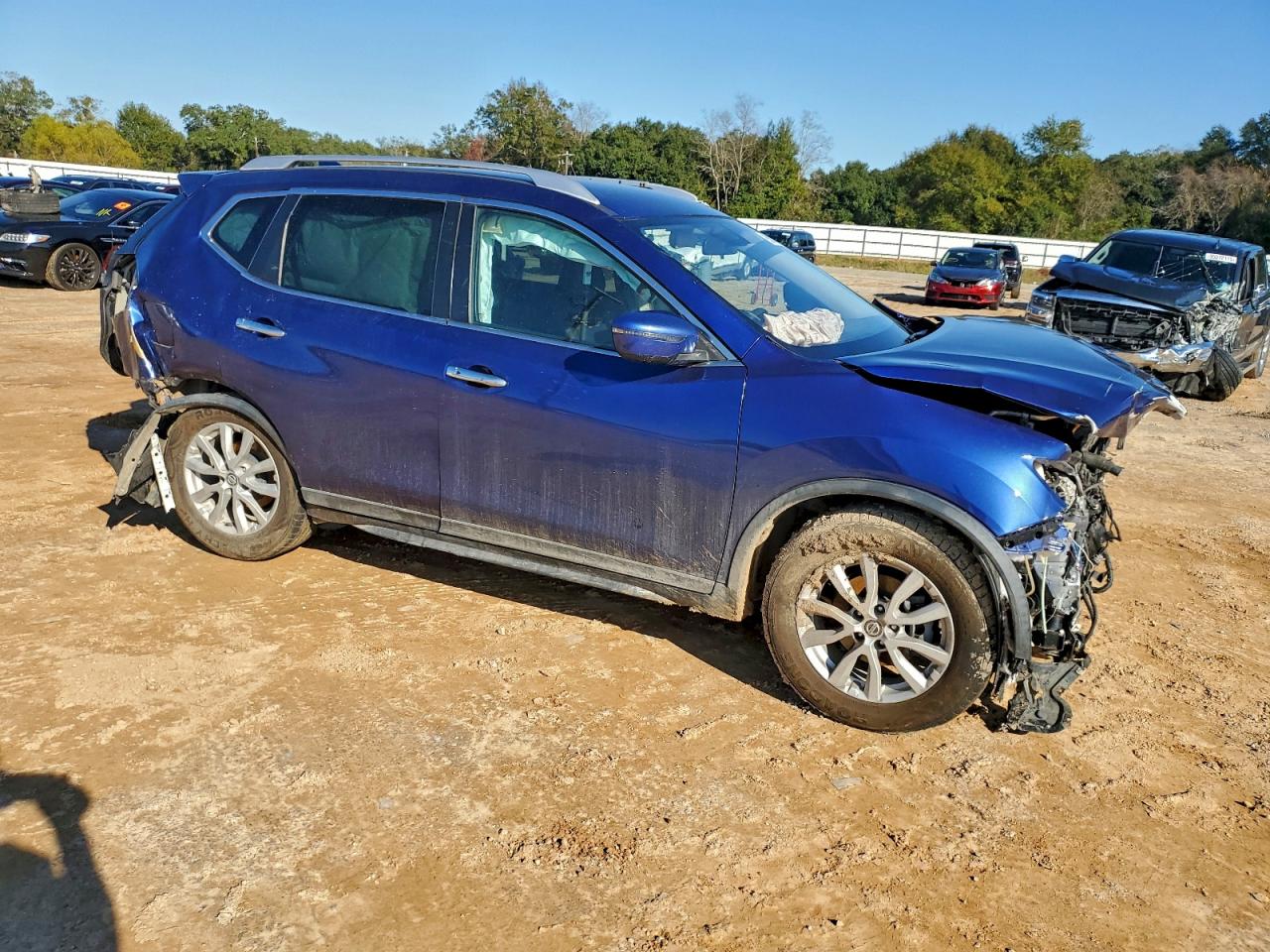 Nissan Rogue S Image 4