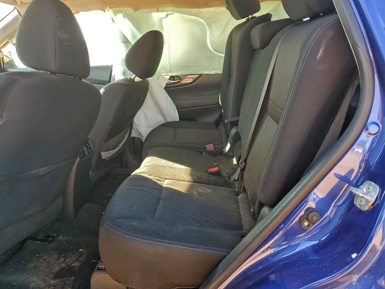 Nissan Rogue S Image 6