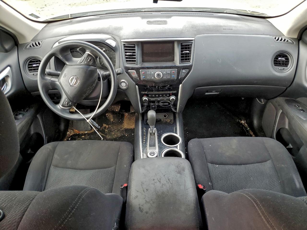 Nissan Pathfinder S Image 3