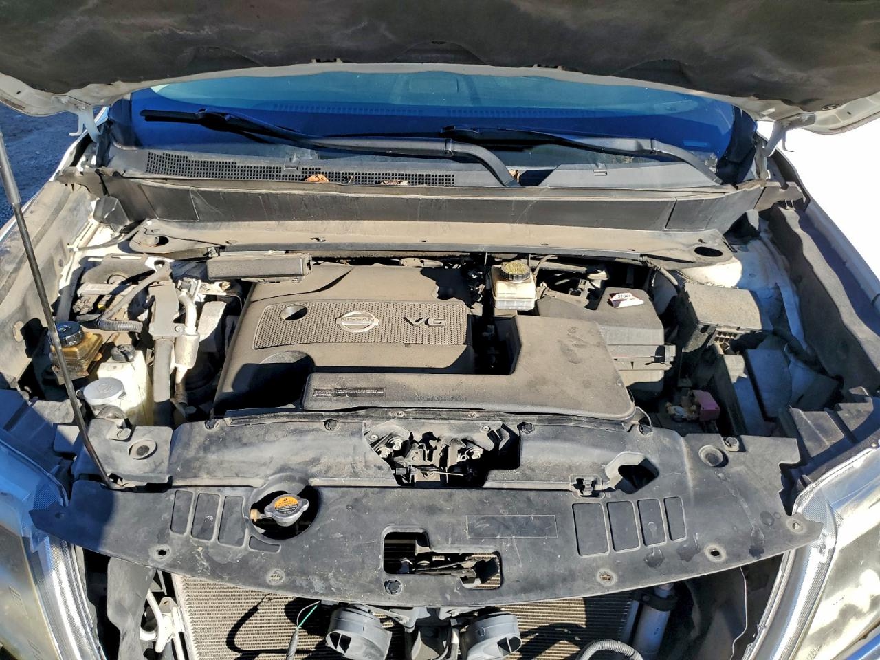 Nissan Pathfinder S Image 7