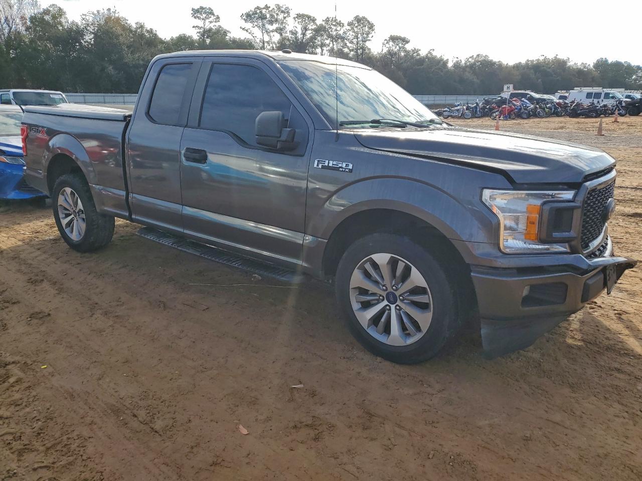 Ford F-150 Super Cab Image 2
