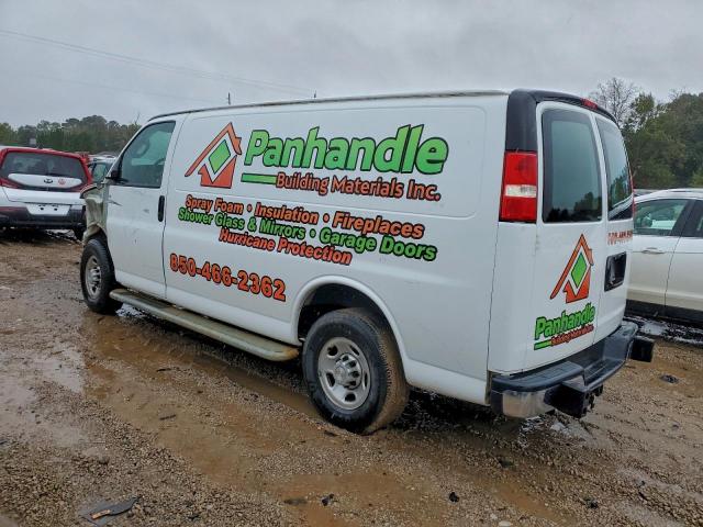 Chevrolet Express Image 2