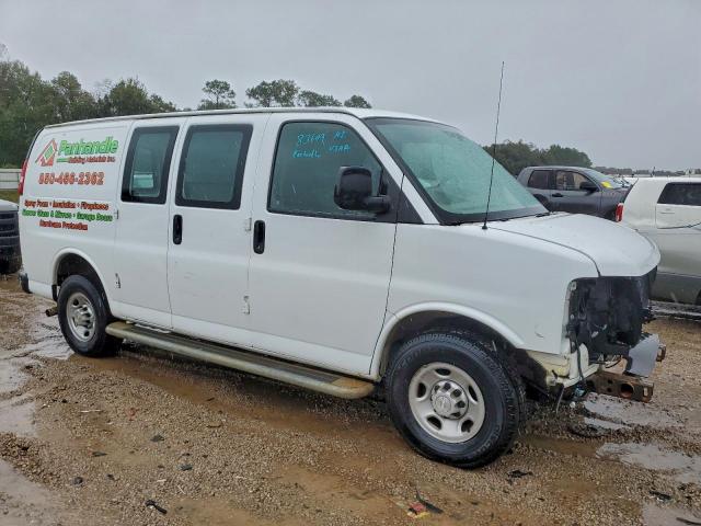 Chevrolet Express Image 11