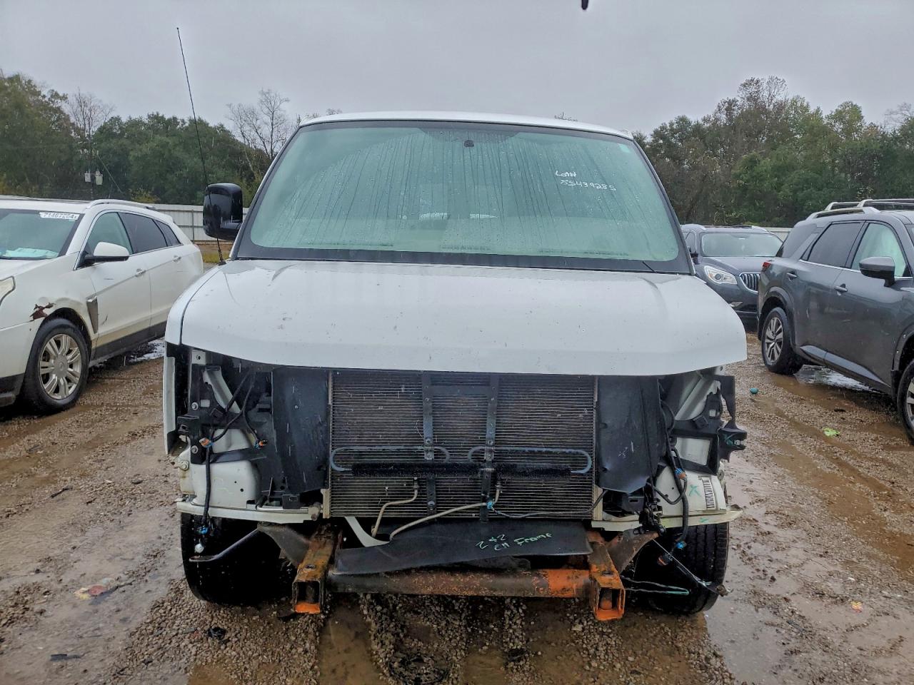 Chevrolet Express Image 3