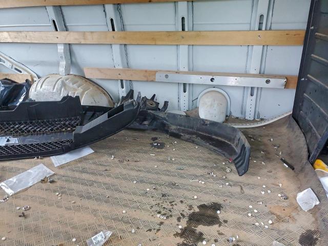 Chevrolet Express Image 13