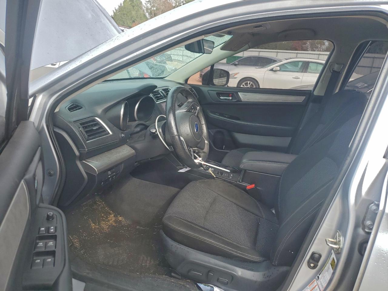 Subaru Outback 2.5i Premium Image 10