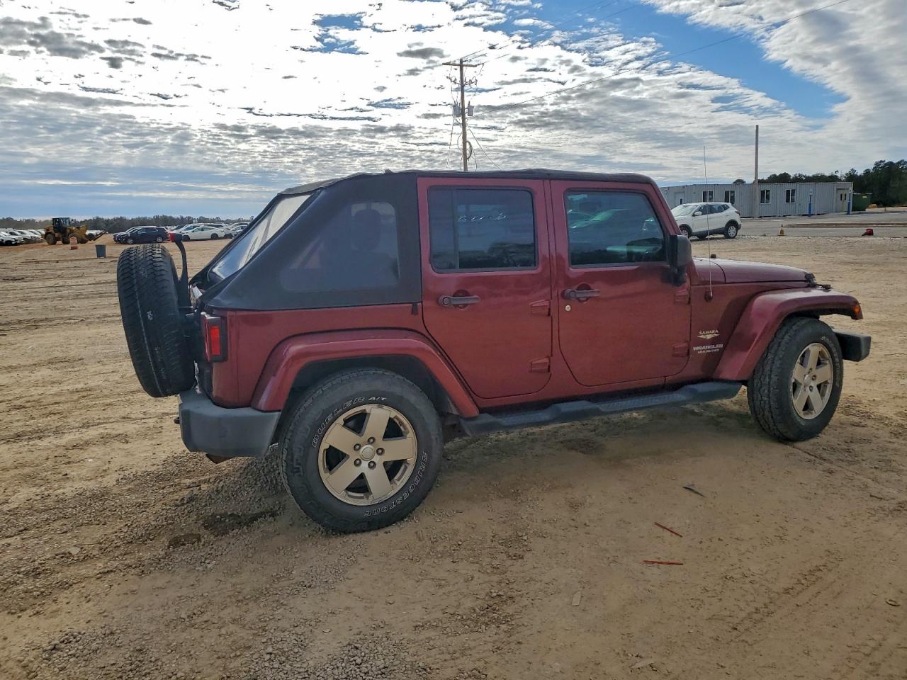 Jeep Wrangler Sahara Image 11