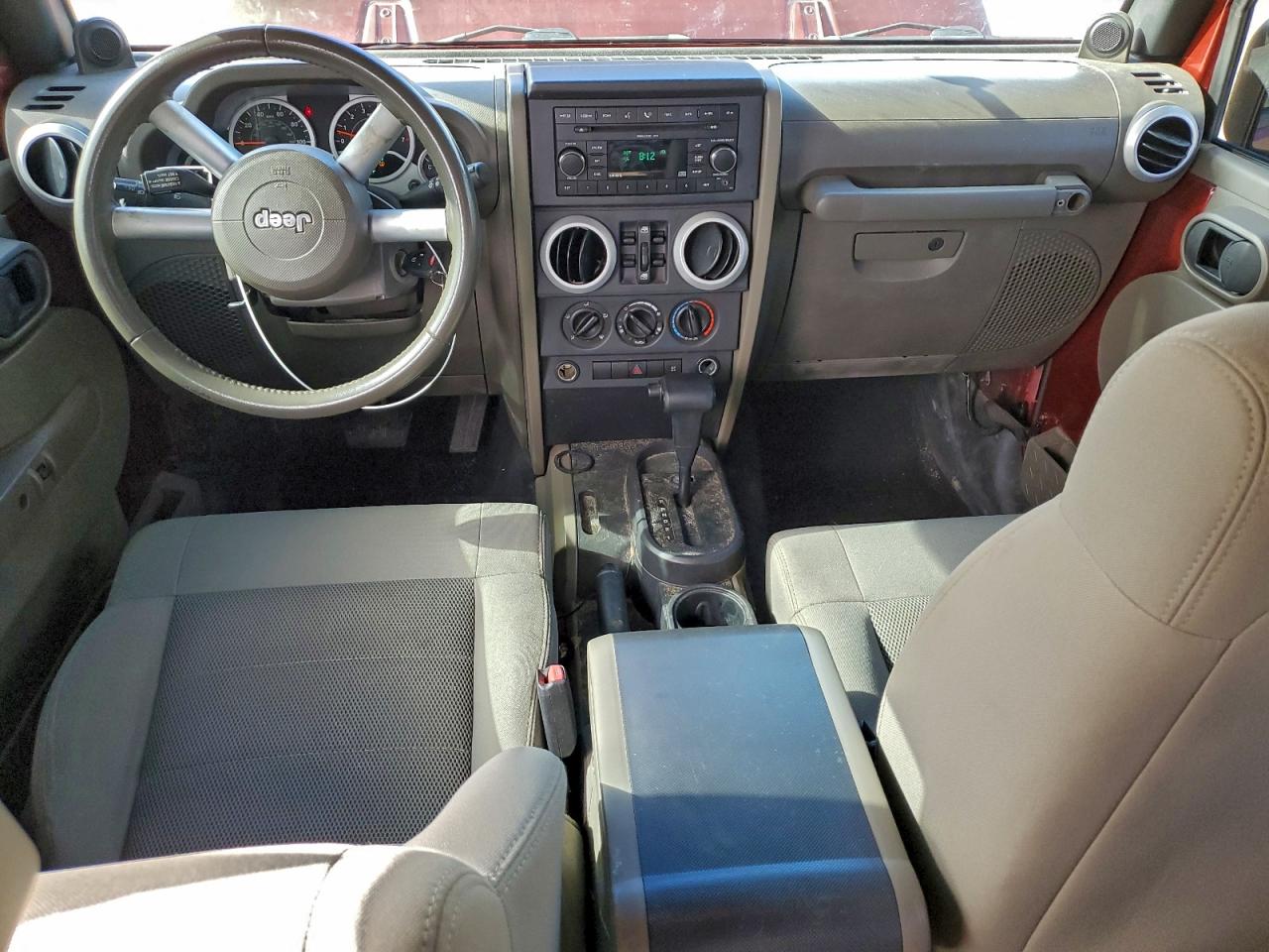 Jeep Wrangler Sahara Image 6