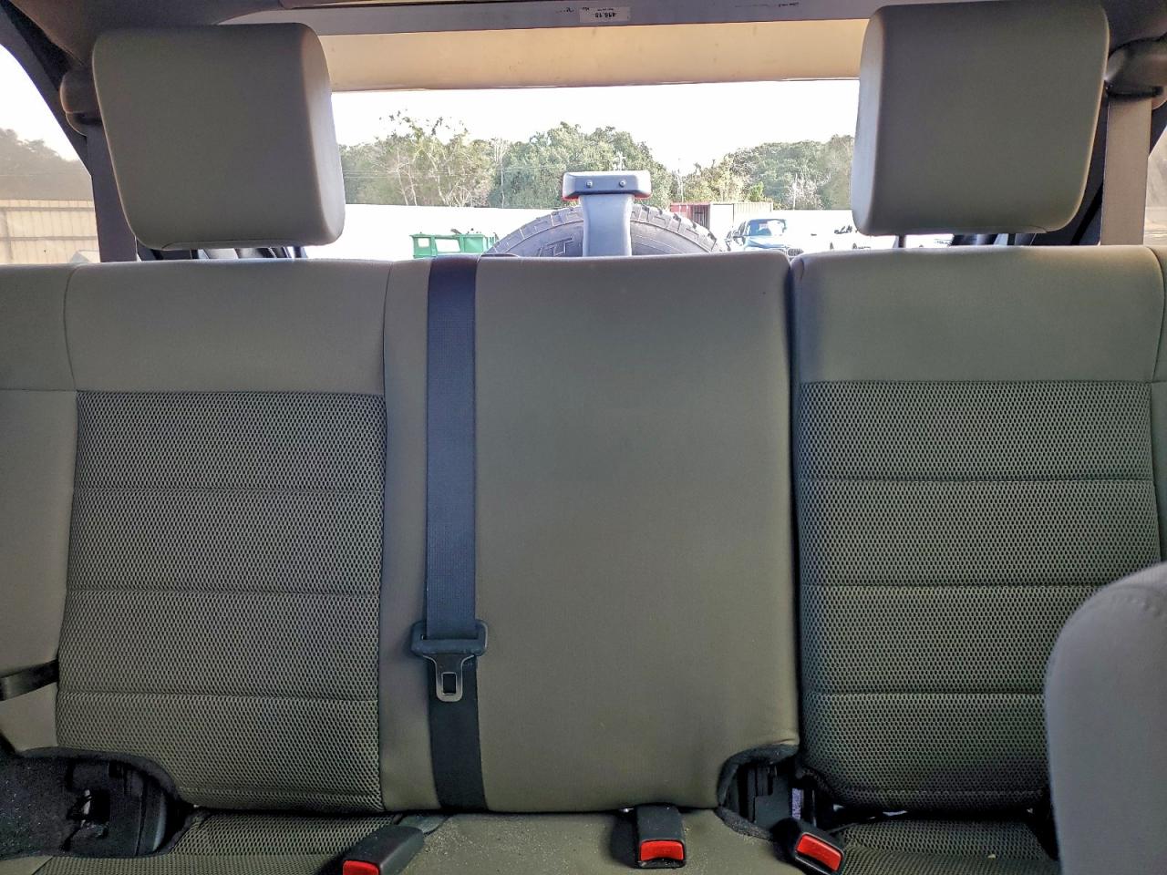 Jeep Wrangler Sahara Image 7