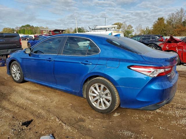 Toyota Camry L Image 4