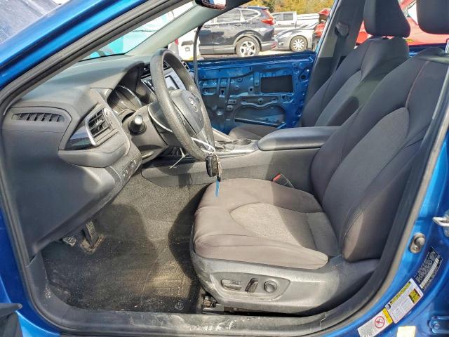 Toyota Camry L Image 10