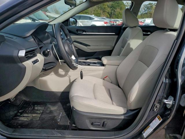 Nissan Altima Sv Image 9