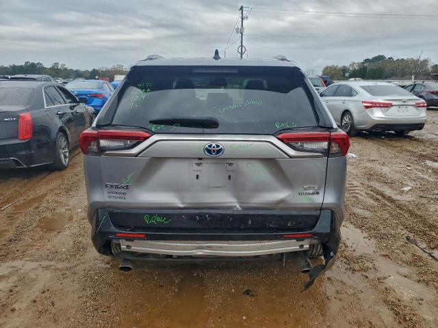 Toyota RAV4 Xse Image 3