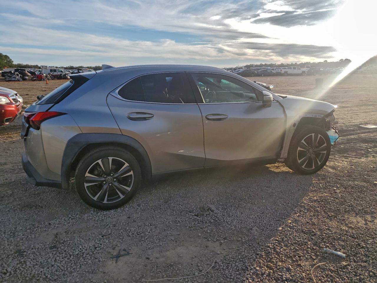 Lexus Ux 200 Image 6