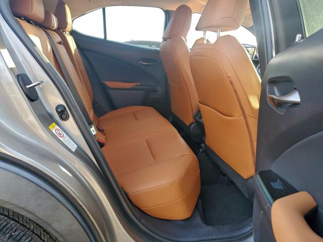 Lexus Ux 200 Image 5