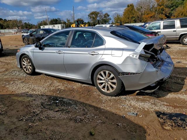 Toyota Camry L Image 2
