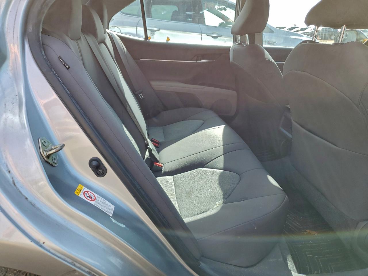 Toyota Camry L Image 6