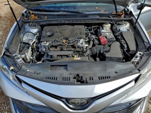 Toyota Camry L Image 9