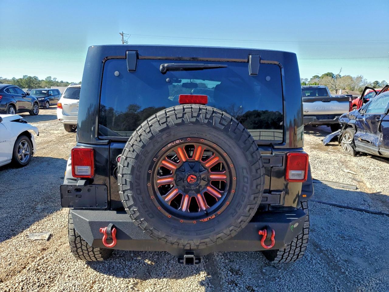 Jeep Wrangler Sahara Image 7