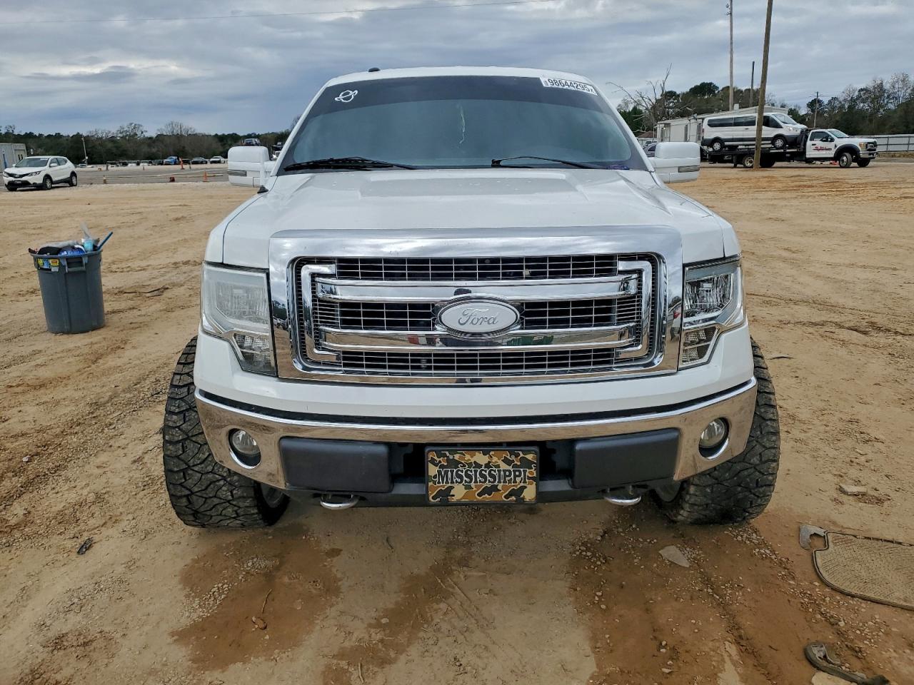 Ford F-150 Supercrew Image 4