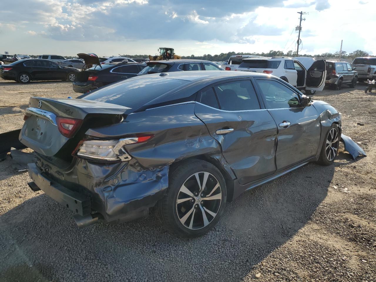 Nissan Maxima 3.5s Image 7