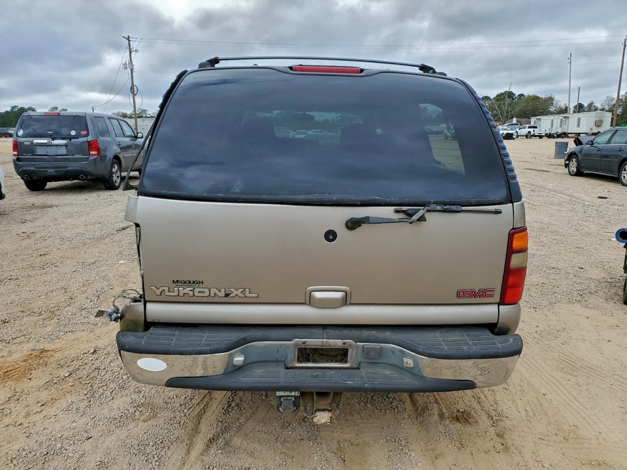 GMC Yukon C1500 Image 12