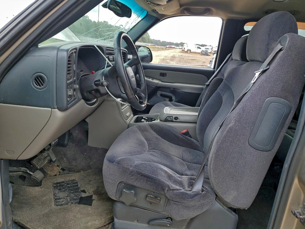 GMC Yukon C1500 Image 3