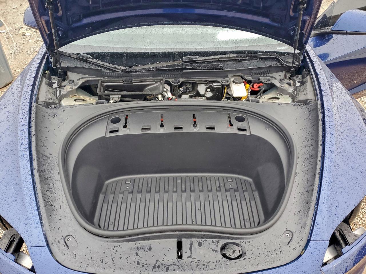 Tesla Model 3 Image 11