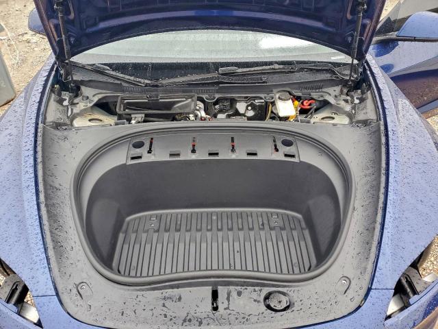 Tesla Model 3 Image 11