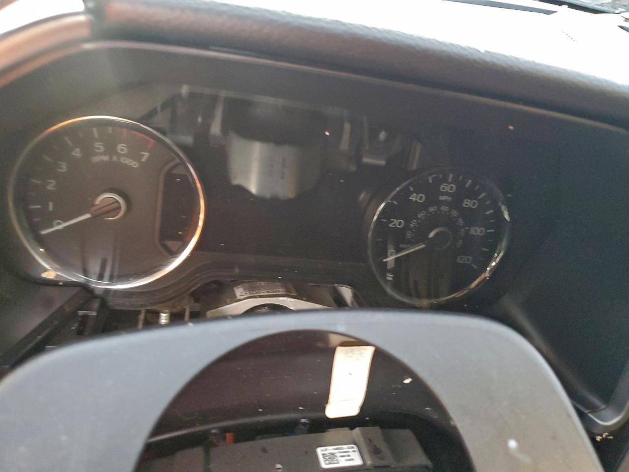 Ford F-150 Supercrew Image 6