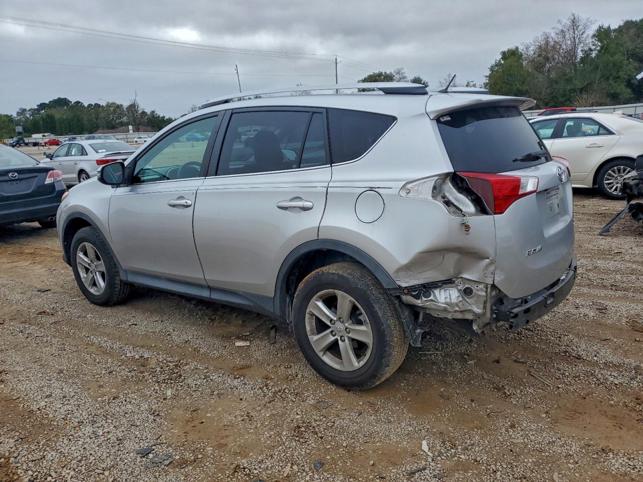 Toyota RAV4 Xle Image 10